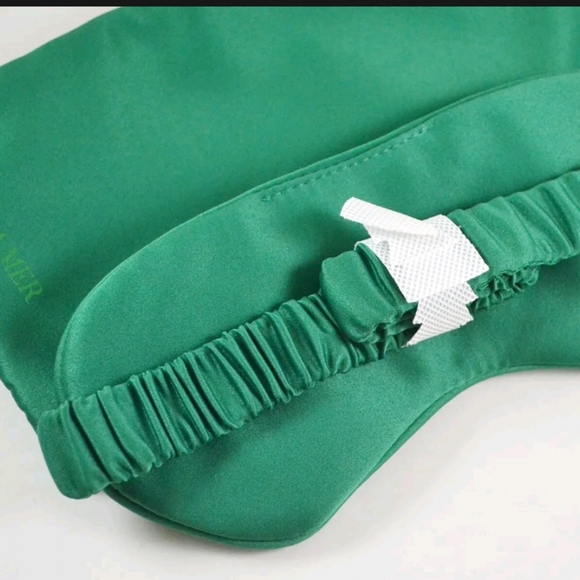 La Mer Silk Sleeping Mask with Eye Cream Set! - Picture 4 of 5